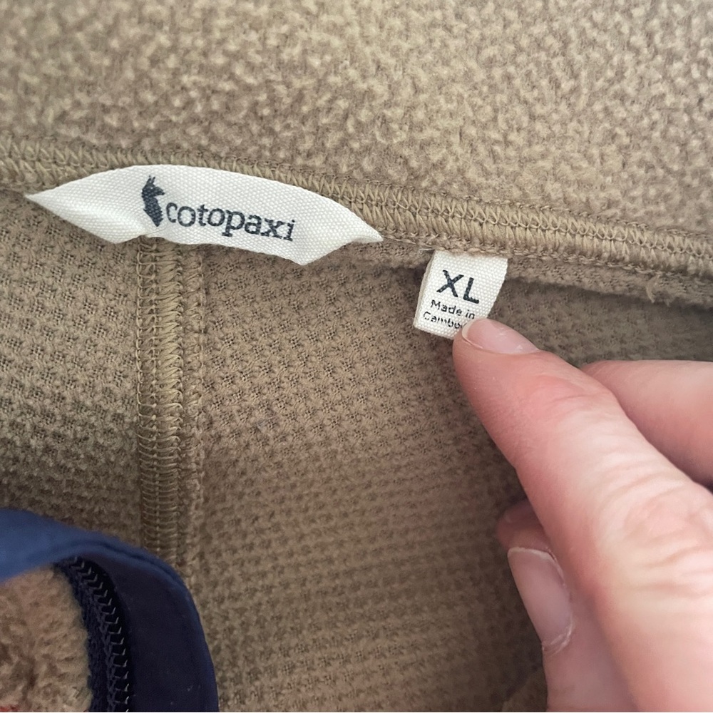 Cotopaxi Women’s Coral, Navy Blue and Tan Fleece XL - Picture 2 of 8